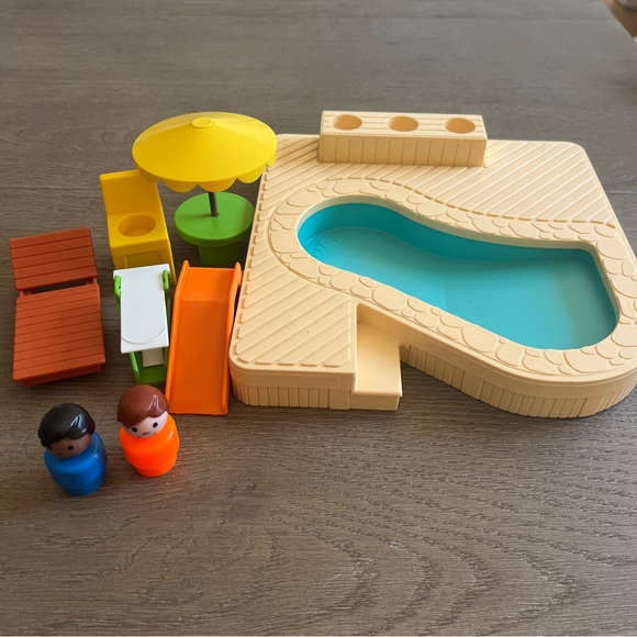 Vintage Fisher Price Little People Swimming Pool Playset - Picture 9 of 9